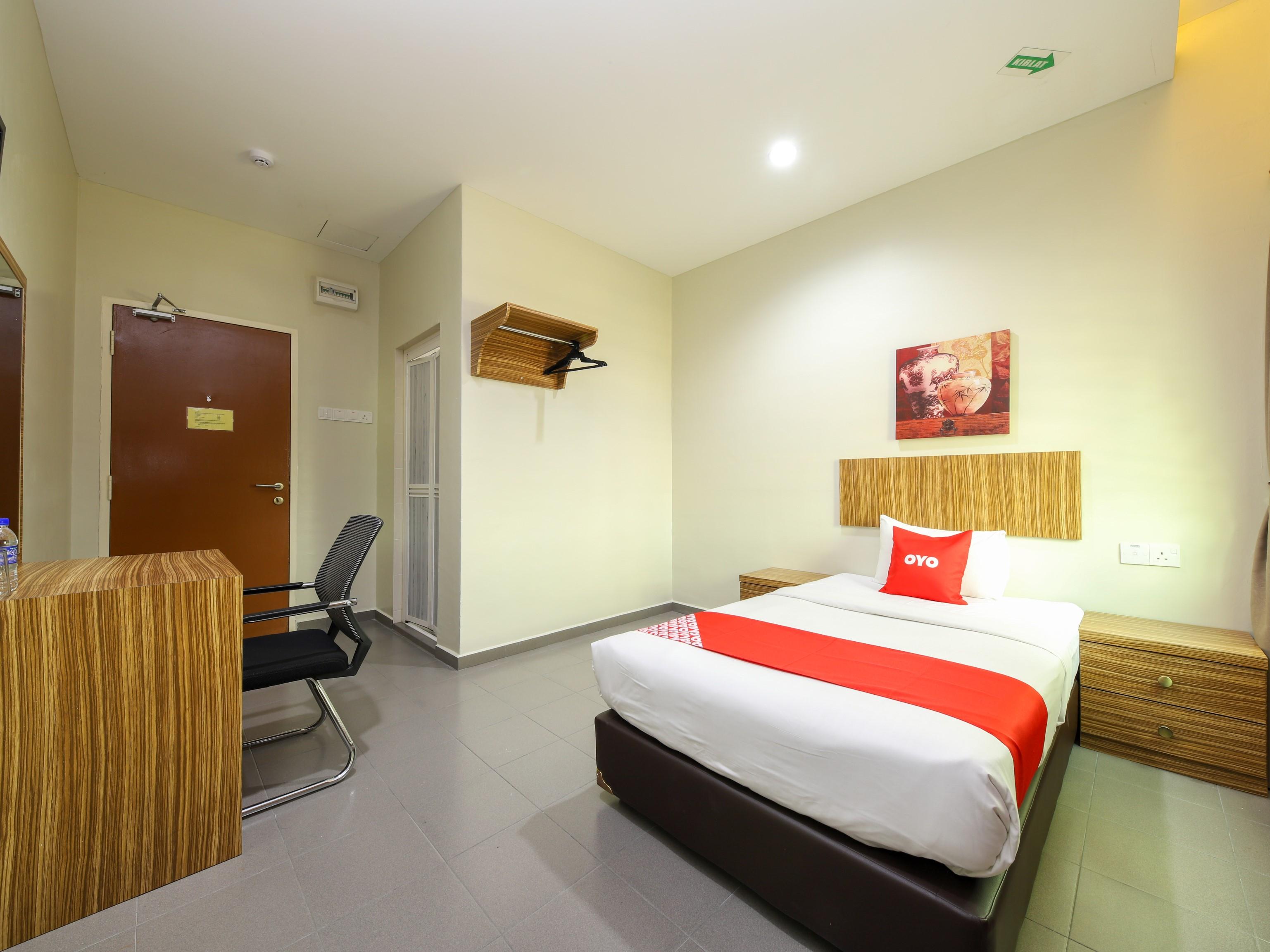 Oyo 89839 Riaz Hotel Малакка Экстерьер фото