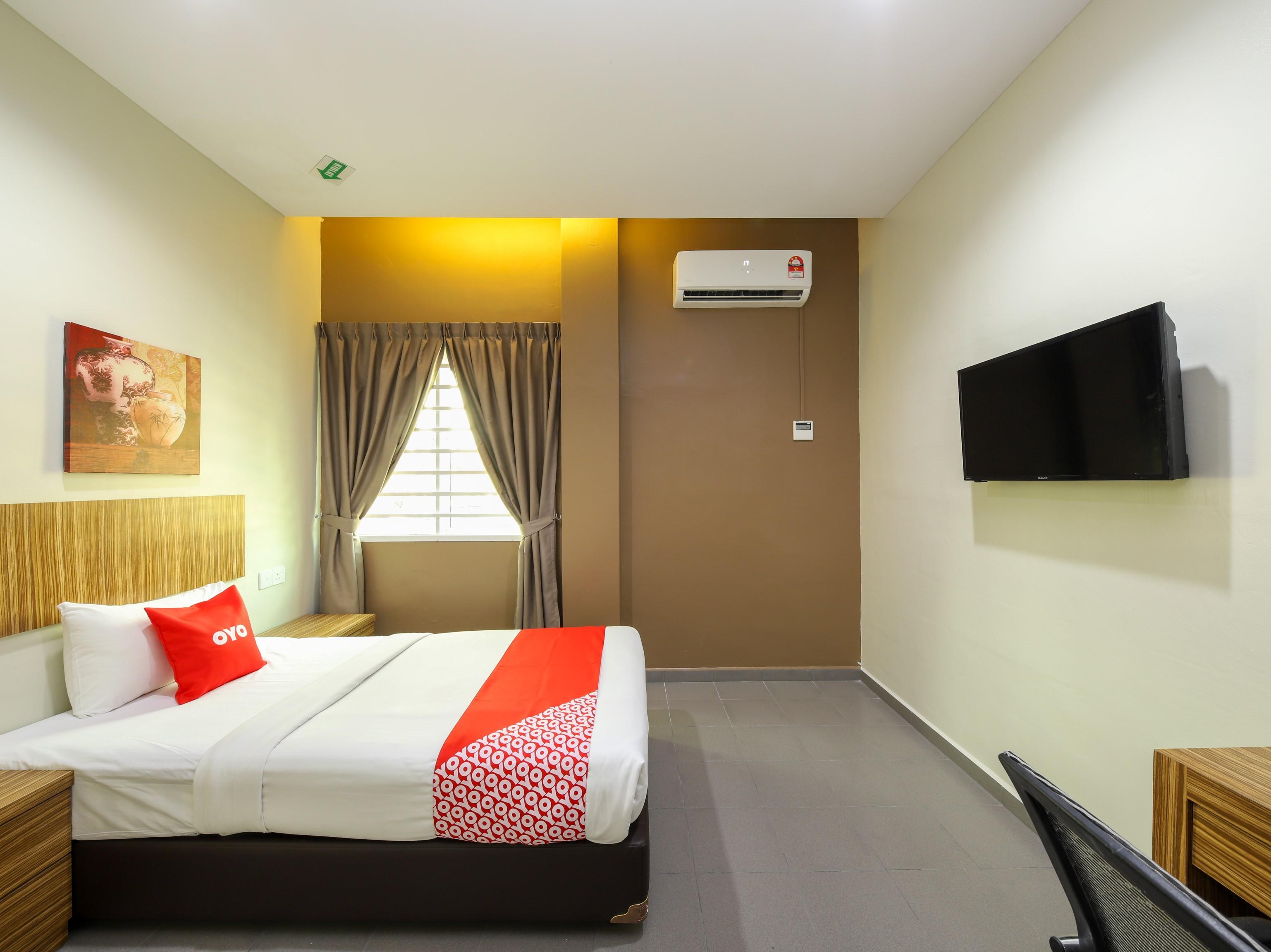 Oyo 89839 Riaz Hotel Малакка Экстерьер фото