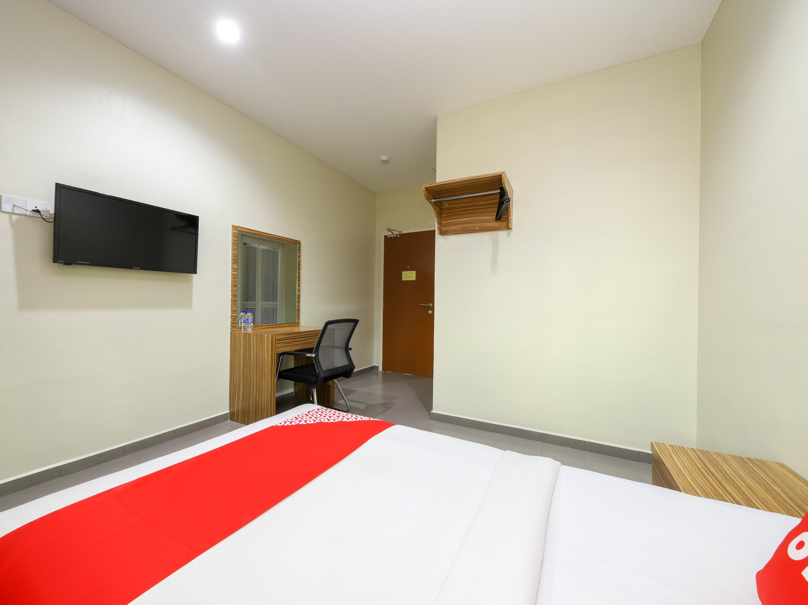 Oyo 89839 Riaz Hotel Малакка Экстерьер фото
