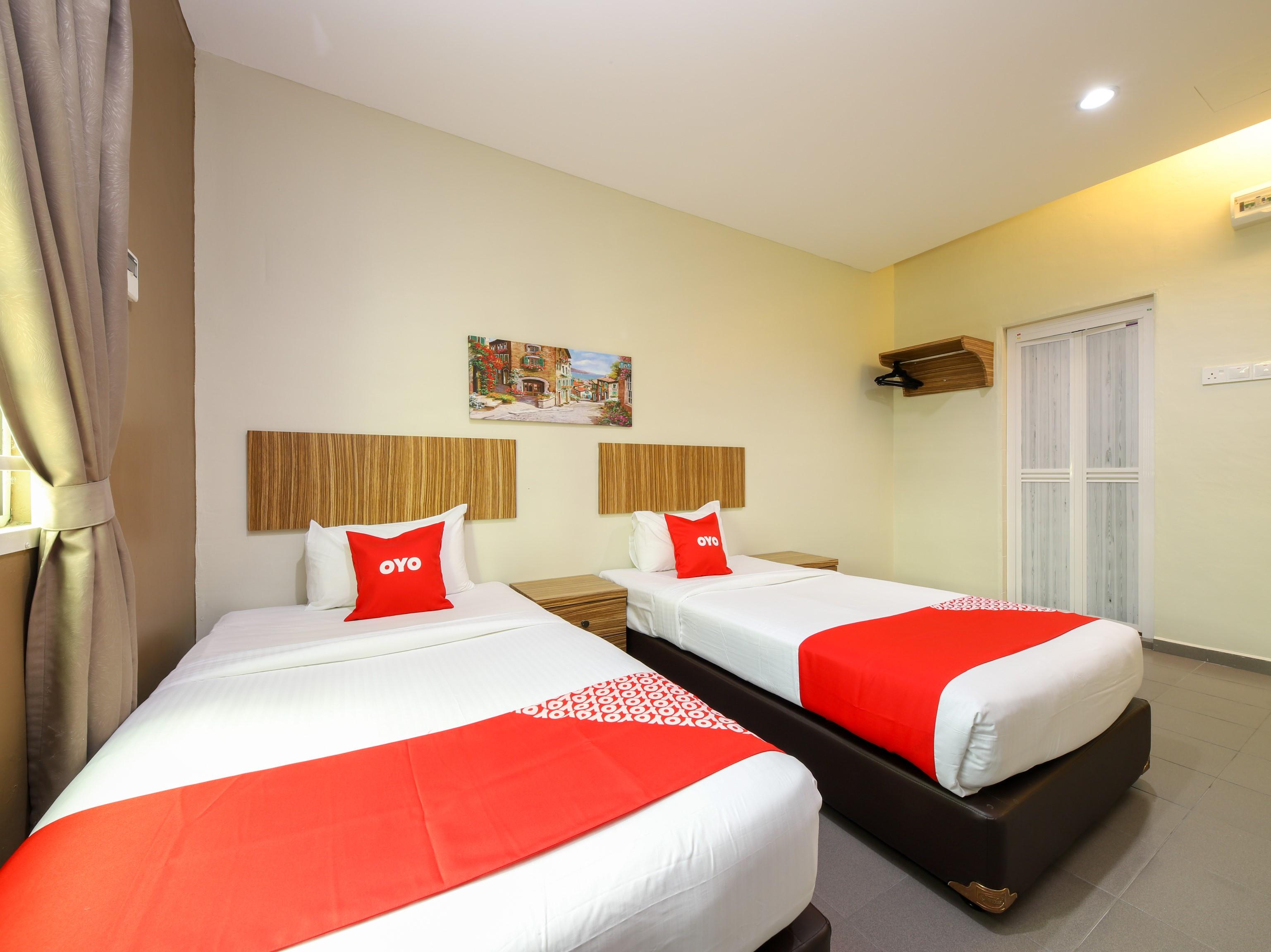 Oyo 89839 Riaz Hotel Малакка Экстерьер фото