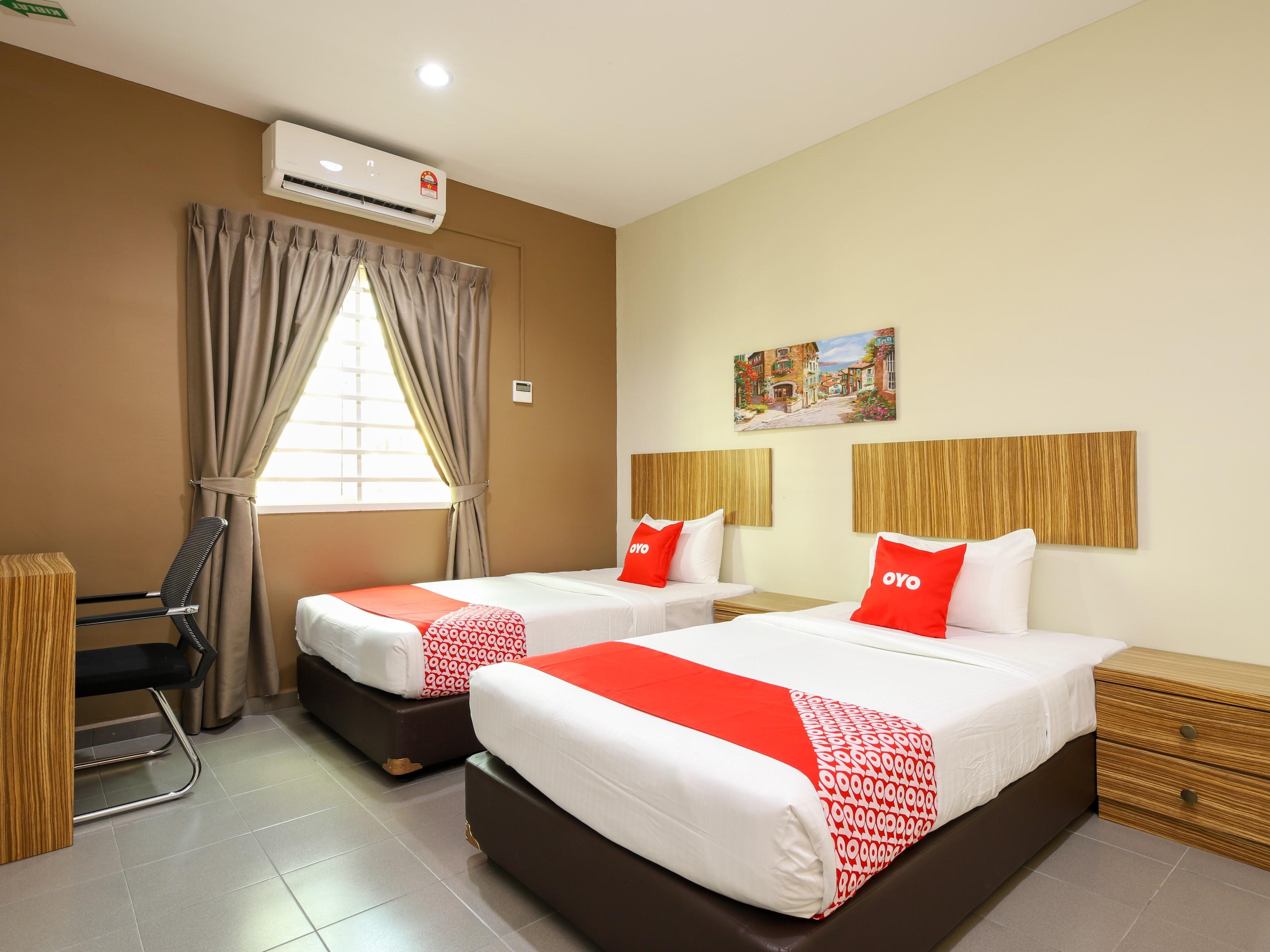 Oyo 89839 Riaz Hotel Малакка Экстерьер фото