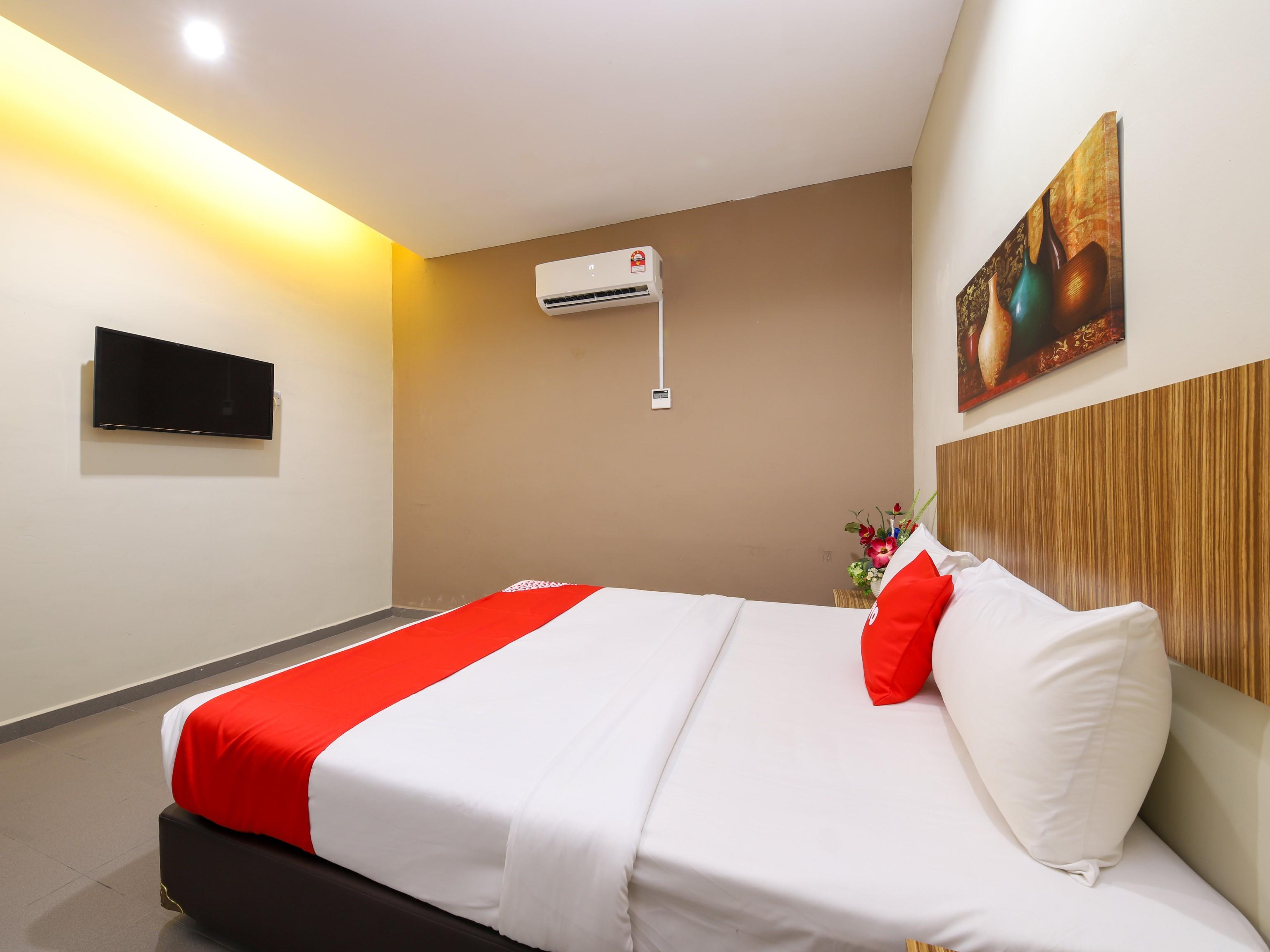 Oyo 89839 Riaz Hotel Малакка Экстерьер фото