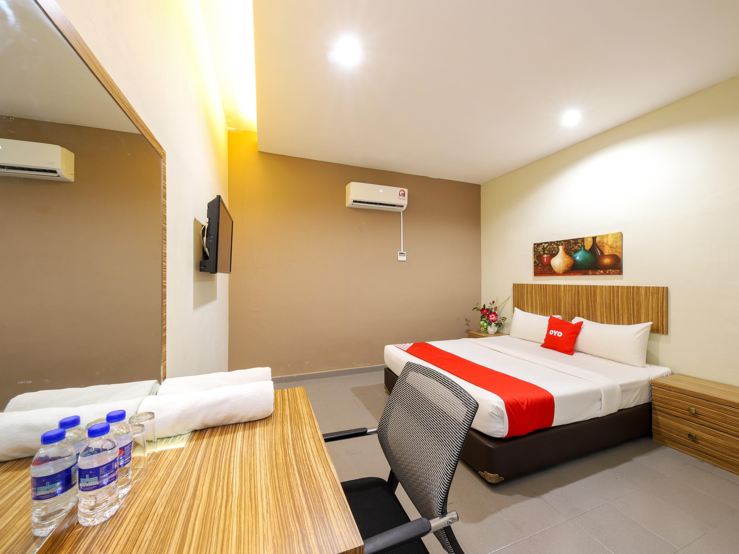 Oyo 89839 Riaz Hotel Малакка Экстерьер фото