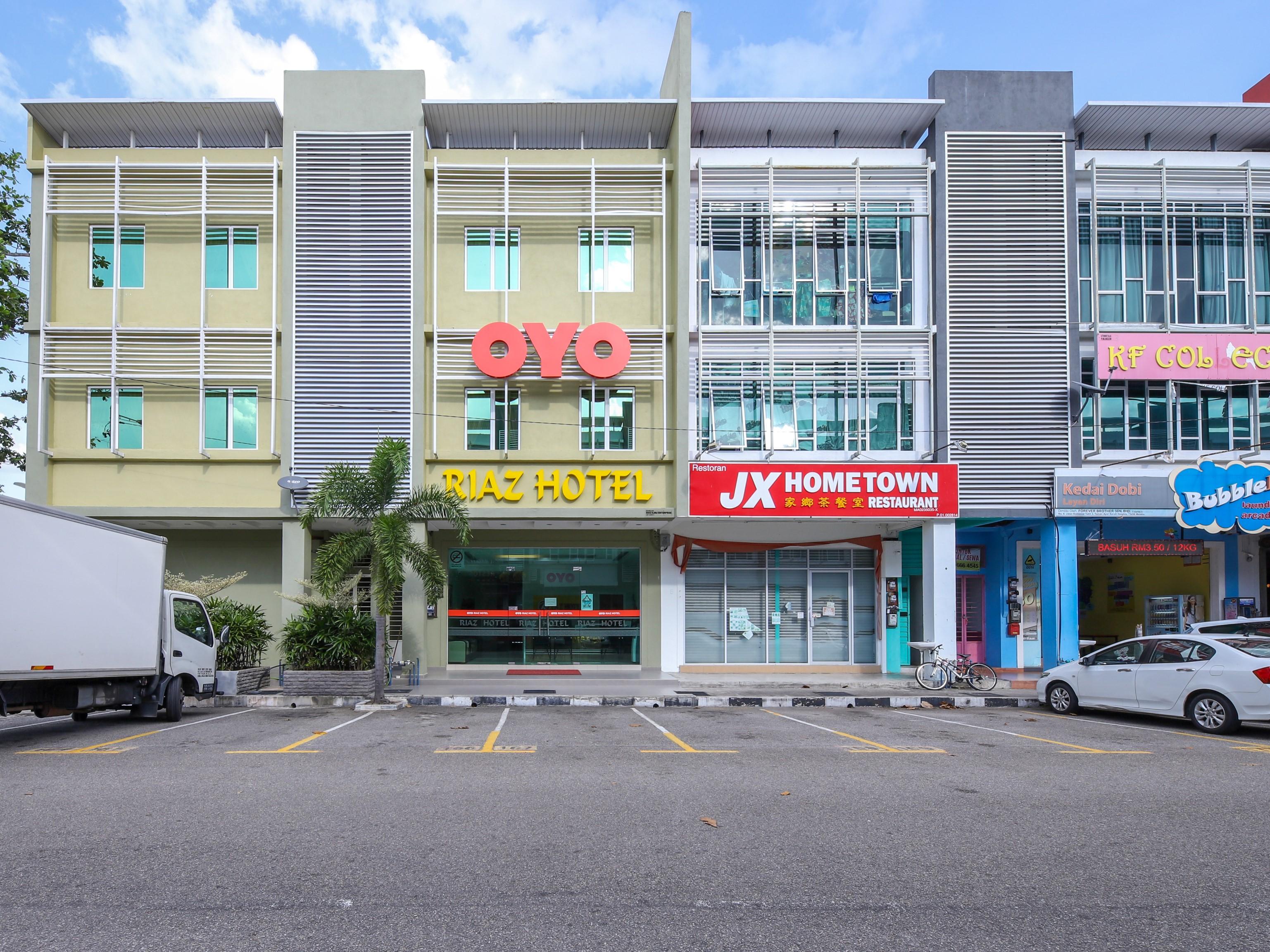 Oyo 89839 Riaz Hotel Малакка Экстерьер фото