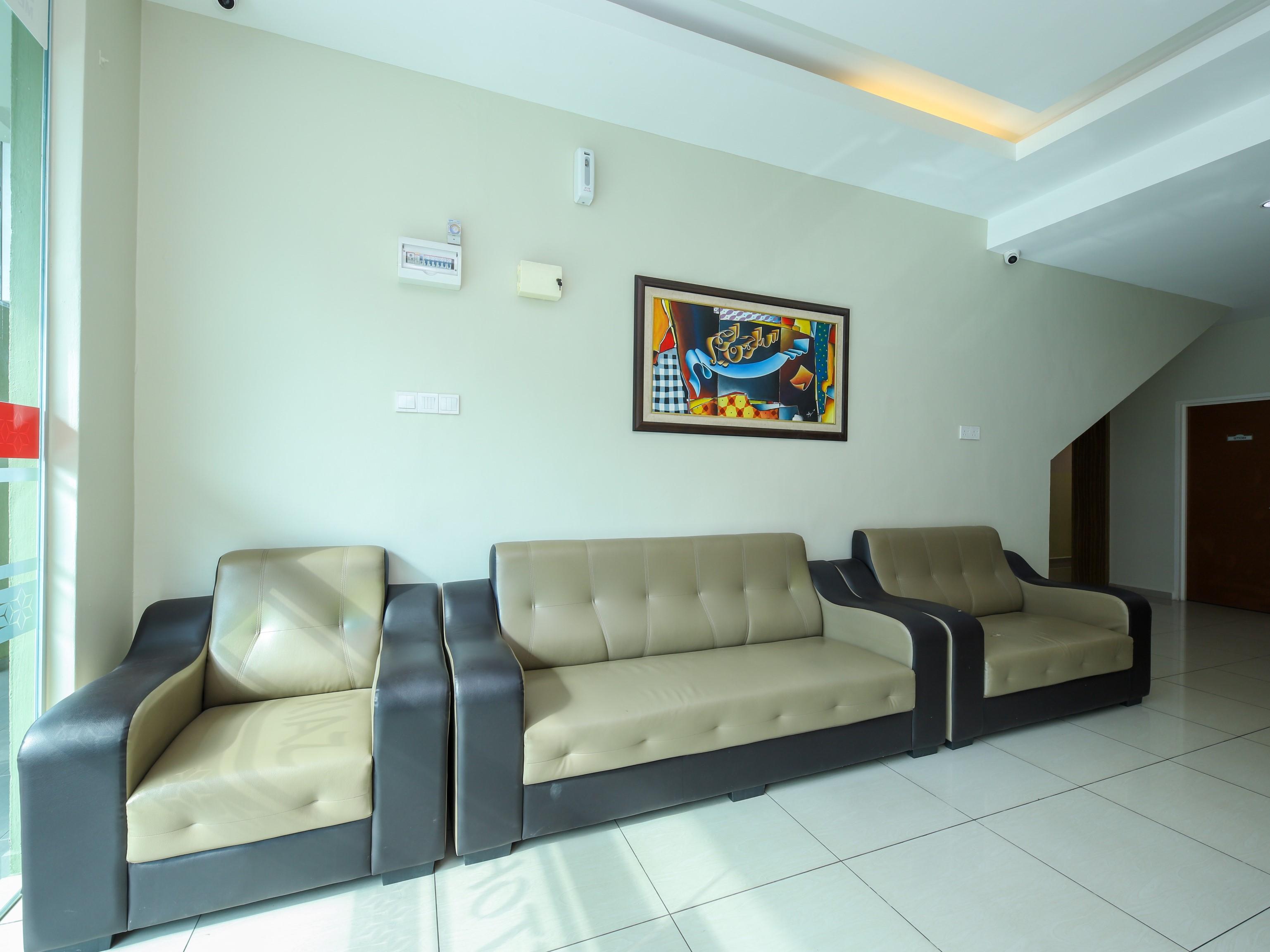 Oyo 89839 Riaz Hotel Малакка Экстерьер фото