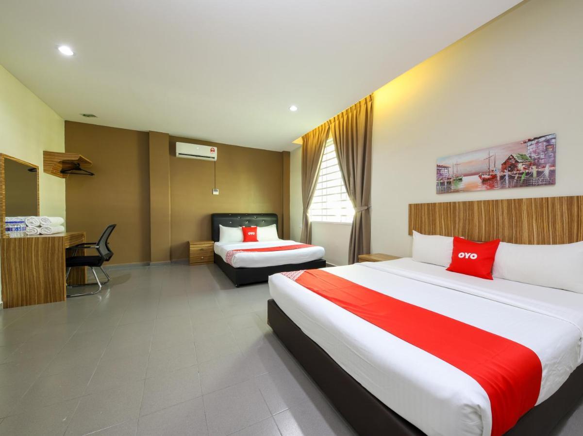 Oyo 89839 Riaz Hotel Малакка Экстерьер фото