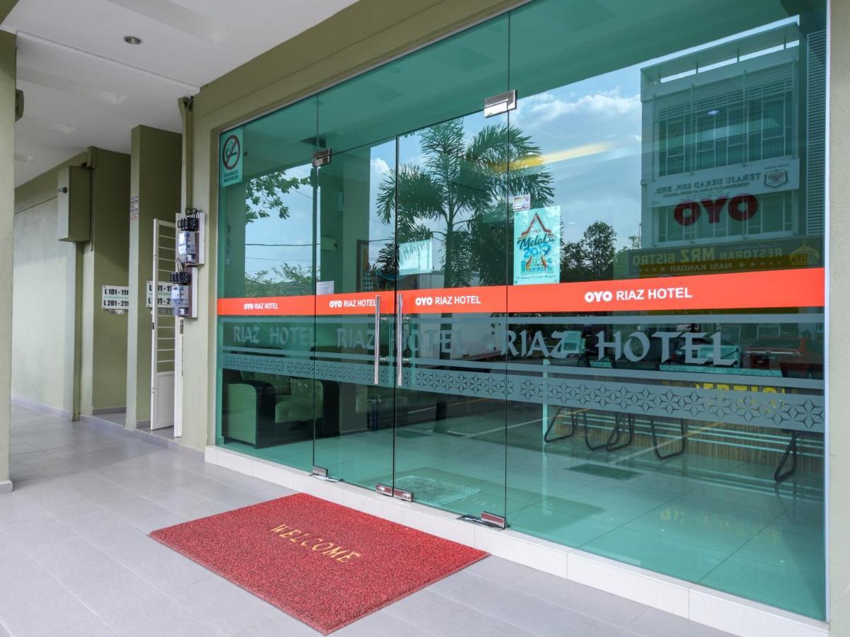 Oyo 89839 Riaz Hotel Малакка Экстерьер фото